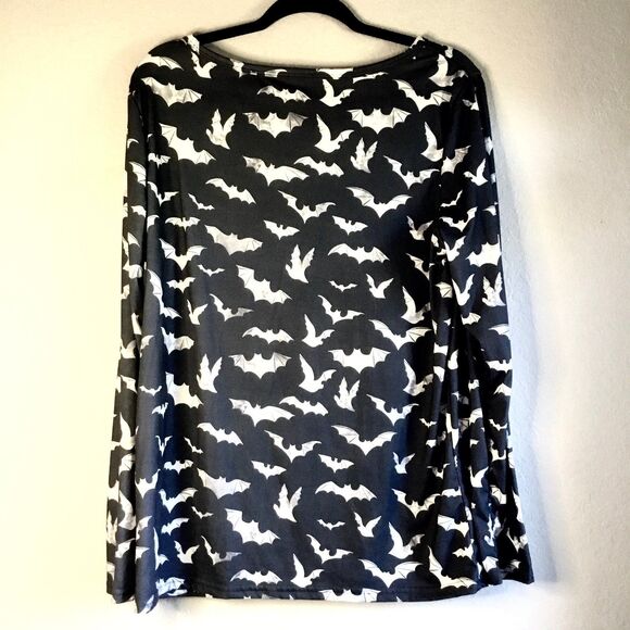 All over bat pattern long sleeve grey top witchy Halloween bats whimsigoth L - Picture 2 of 4